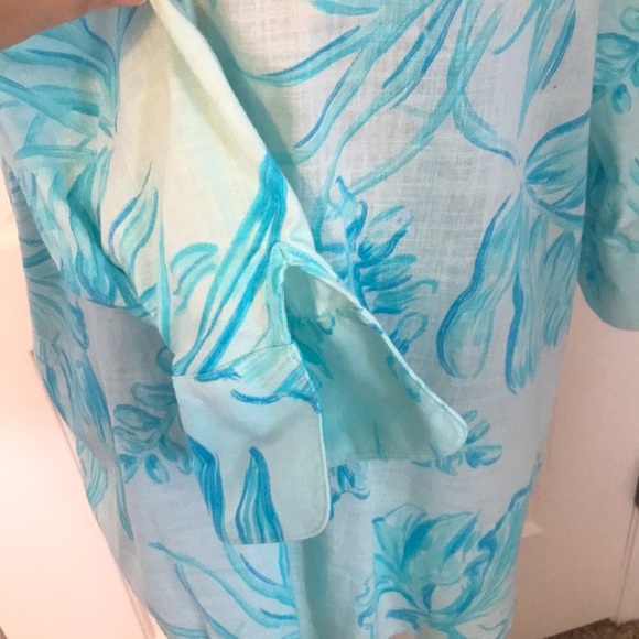 Vineyard Vines tunic sz L soft watery blues. Cool and breezy over shorts… - Picture 5 of 10